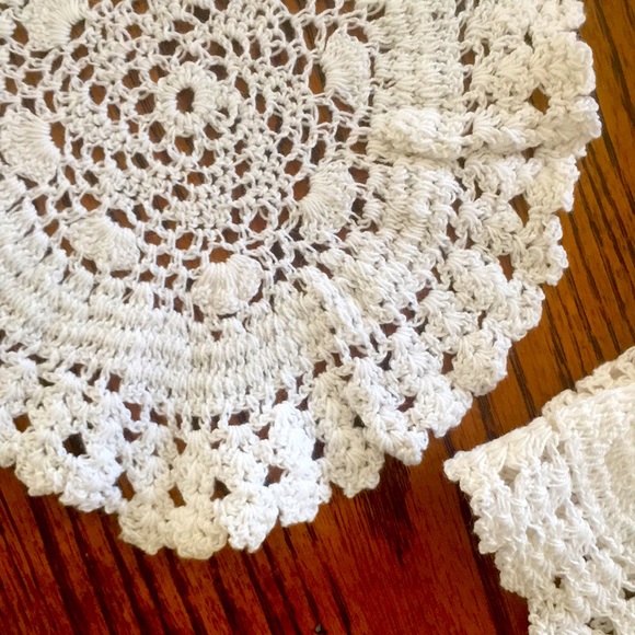 HANDMADE  Crochet Round Cotton Lace Table Doilies White Set of 5 - Picture 5 of 5
